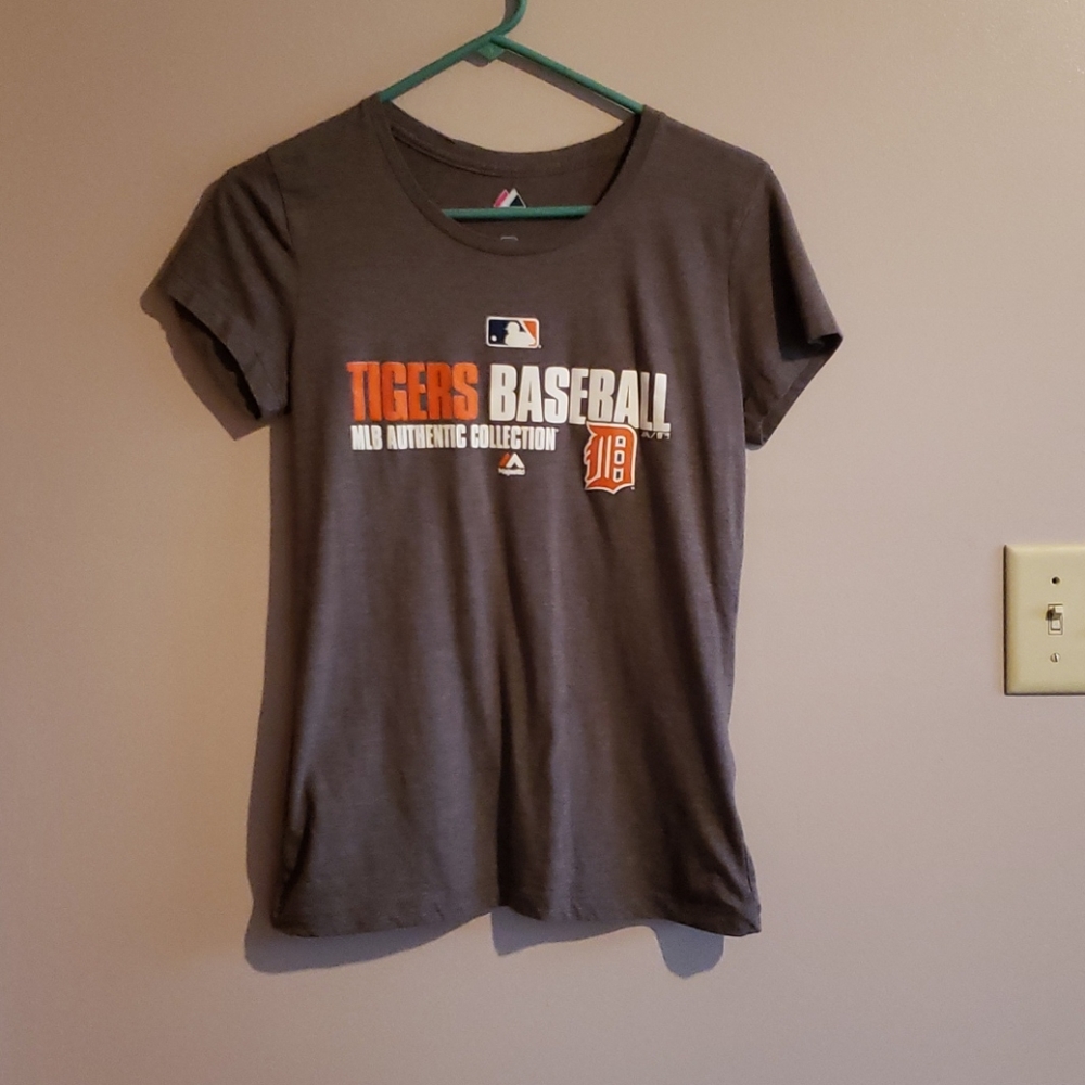 Detroit tigers shirt